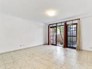 An easy stroll to King Street