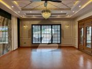 An Elegant Modern Classical 1.5 Kanal Residence in...