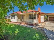An Established Home On A Generous North Albury Block
