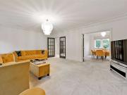 An exceptional detached family home in an exclusive...