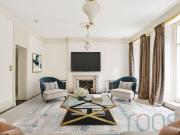 An immaculate three bedroom duplex apartment to rent in...