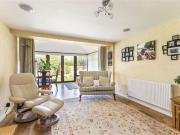 An impressive family residence in the prestigious...