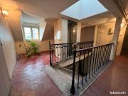 Ancien atelier d'artiste, dernier étage, calme et...