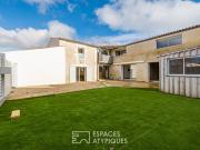 Ancien chai réhabilité en loft avec verrière et studio...