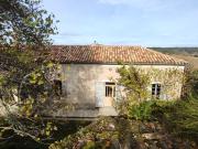 Ancien corps de ferme partiellement rénové, au cœur de 6...