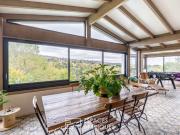 Ancien corps de ferme rénové avec piscine et vue