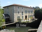 Ancien Moulin, 4 chambres et appartement 320m² Lizant