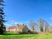 Ancien Relais de Poste rénové avec 28 000 m2 de terrain...