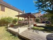 Maison en pierre rénovée avec jardin, piscine et...