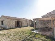 Ancienne bergerie avec terrain et dépendance à vendre à Murs