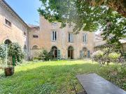 Ancienne école offrant de grandes opportunités...