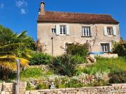 Ancienne maison en pierre crepie avec terrasse, cour,... Ancienne maison en pierre crepie avec terrasse, cour,...