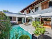 Anciens ateliers rénovés 290m2, quartier Grand Rond /...