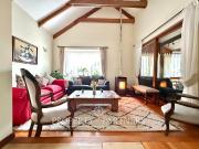 Andalué luminosa casa en sector con excelente conectividad