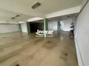 Andar corrido com aproximadamente 395 m2 com...