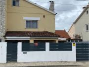 Andar de moradia T4 em obras na Quinta do Conde. 3...