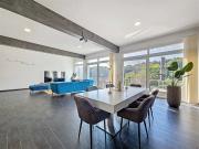 Angrenzendes 5,5 Zimmer Haus mit Garten und Weinbergen