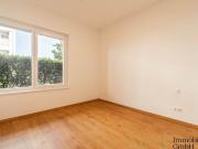 Ansprechende 2 Zimmer Wohnung mit Loggia und voll...