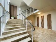 antaris Immobilien GmbH * Büro mit besonderem Blick EF...