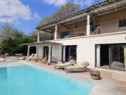 Antibes: Charmante Maison 5 Pièces de 220 M2 sur Terrain de