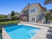 Antibes: Élégante villa avec piscine proche du centre...