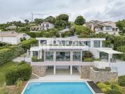 ANTIBES – RASTINES / Villa Contemporaine 240 m² – Jardin...