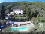 Antico casale con terreno, piscina e vista panoramica,...