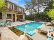 Sceaux 92330 Achat / Vente maison 8 pièces t8 piscine