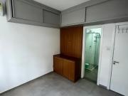 Apartamento 01 suãte + 01 dorm mobiliado prãdio frente mar