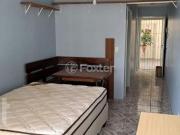 Apartamento, 1 dormitórios, 32.19 m², em Centro