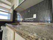 Apartamento, 2 dormitórios, 63.74 m², em Centro