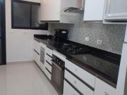 Apartamento 2 quartos 1 suite reformado perto da praia...