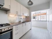 Apartamento 3 quartos e varanda, renovado recentemente,...