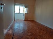 Apartamento 3ass T2 renovado, 2ºand c/elevador c/vista...
