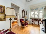 Apartamento 5 assoalhadas com Terrao no Corao do Bairro...