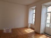 Apartamento 6ass T4+1 1º andar c/varanda grande a 8 min...