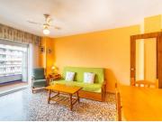 Apartamento a tan solo 300m del mar con piscina y parking