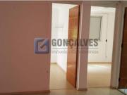 Apartamento a venda com 2 dormitórios no Jardim Irajá em...