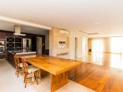 Apartamento à venda em Batel
