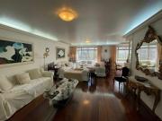 Apartamento à venda em Perdizes com 223 m² possui 3...