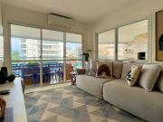 Apartamento À Venda na Praia da Enseada Guarujá SP