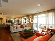 Apartamento à venda na Rua José de Oliveira Coelho, 685...