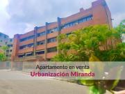 Apartamento actualizado en venta en Urb. Miranda