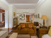 Apartamento amplo com sacada em L