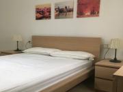 Apartamento amueblado con cochera en Calle Gran Vía de...