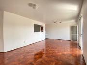 Apartamento central com suíte á venda