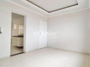 Apartamento com 03 quartos sendo 02 com armários e 02... Apartamento com 03 quartos sendo 02 com armários e 02...