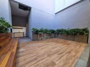 Apartamento com 1 dormitório para alugar, 30 m² por R$...