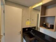 Apartamento com 1 dormitório para alugar, 37 m² por R$...