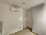 Apartamento com 1 dormitório para alugar, 47 m² por R$...